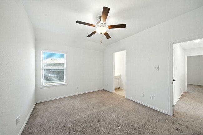 Building Photo - 15011 Old Horseshoe Lake Dr