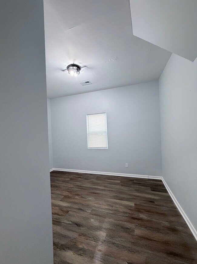 Building Photo - 2325 Woodland Ave