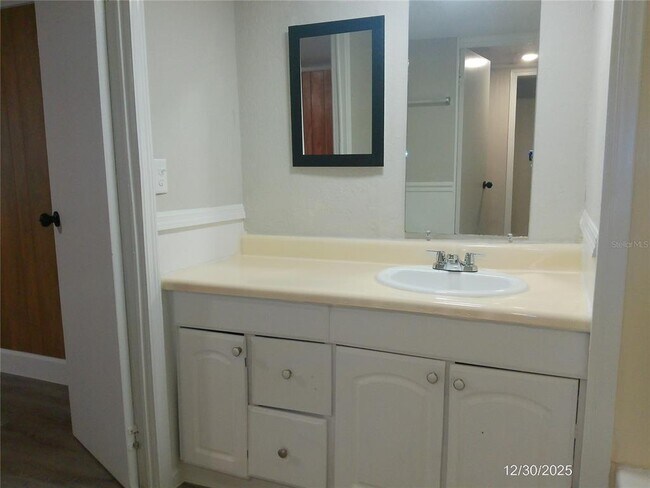 Building Photo - 2115 Bailey Rd