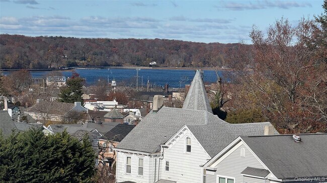 Building Photo - 64 Anstice St