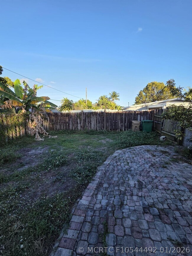 Building Photo - 5751 SW 37th St