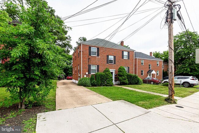 Building Photo - 1519 N Stafford St