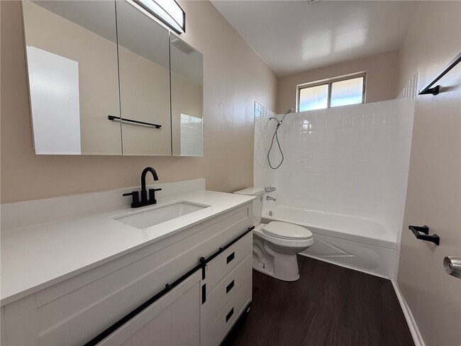 Building Photo - 256 Euclid Pl