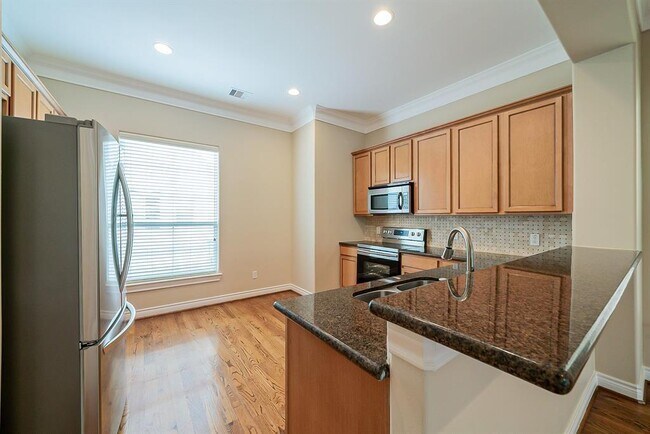 Building Photo - 9103 Harbor Hills Dr