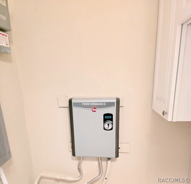 Building Photo - 11612 W Kingfisher Ct