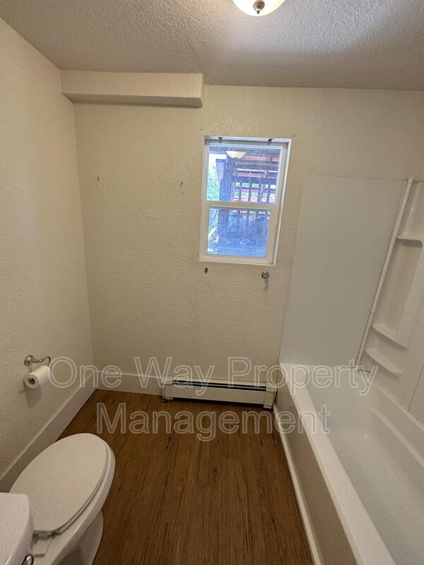 Building Photo - 1317 11th Ave