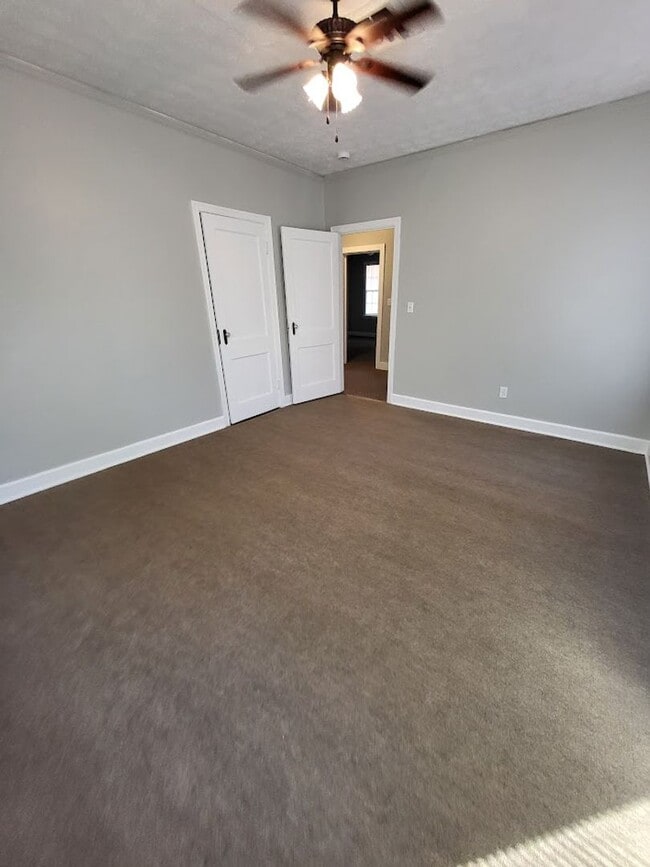 Building Photo - Remodeled 2 Bedroom 1 Bath Brick Duplex