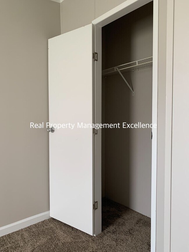 Building Photo - Quaint Renovated Home, Near Education Faci...