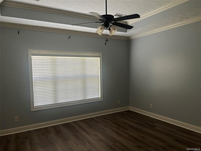 Building Photo - 730 Kingsley Dr