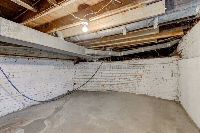 Building Photo - 510 N Beville Ave