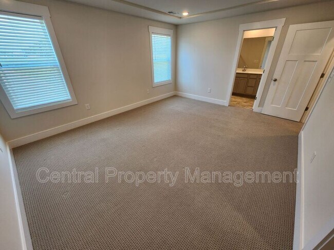 Building Photo - 112 Outback Dr