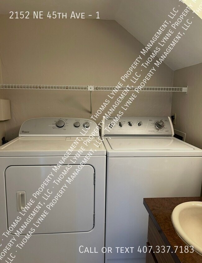 Building Photo - 2152 NE 45th Ave