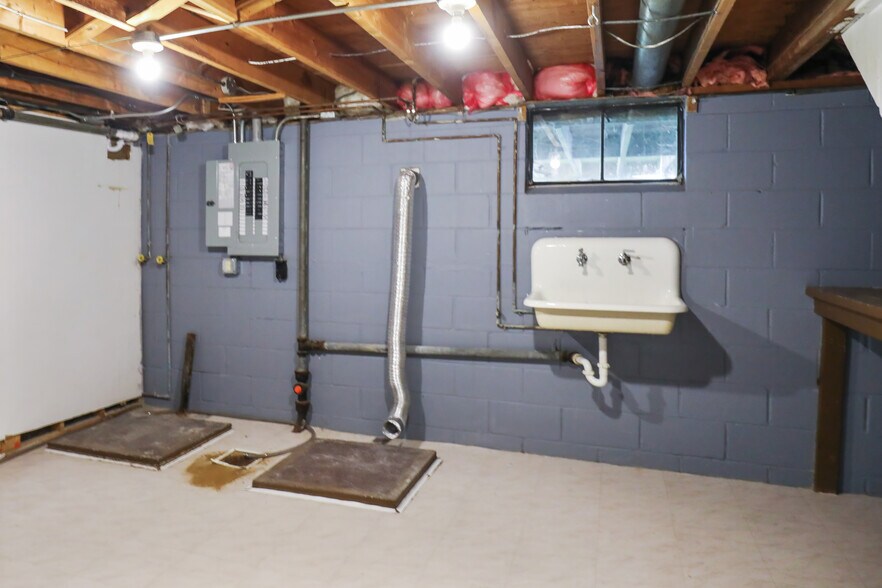 Building Photo - 7014 S 41st St