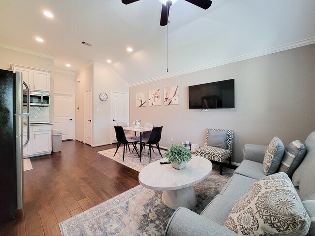 Building Photo - 22902 Henderson Row Dr