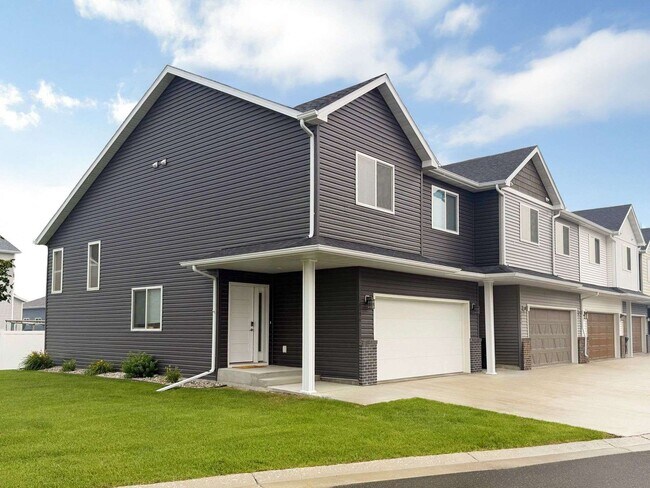 Building Photo - Southridge Townhomes