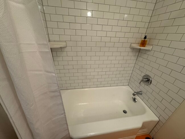 Building Photo - 815 N 36th St