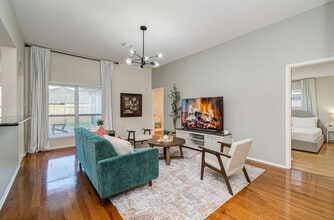 Building Photo - 7211 Crescent Mills Dr