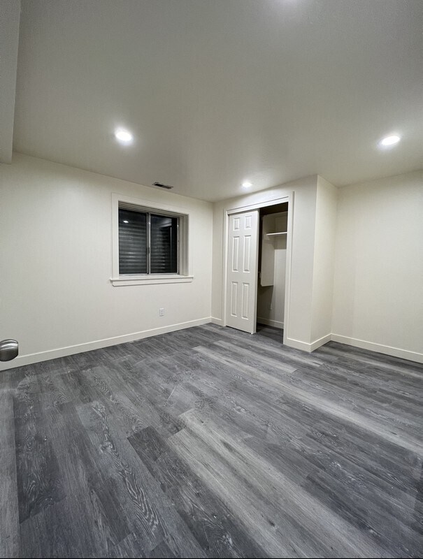 Building Photo - 1150 N Cottonwood Cir