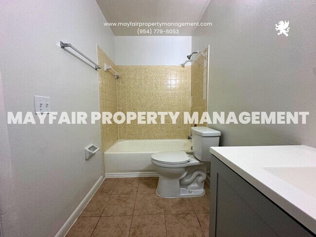 Building Photo - 4523 Gulfstream Rd