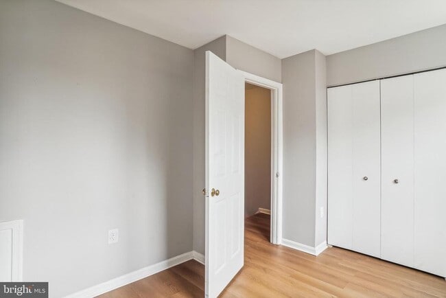 Building Photo - 13725 Avonshire Dr