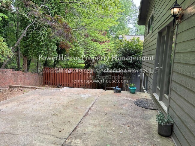 Building Photo - 120 Leeward Ln