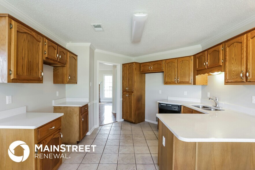 Building Photo - 9950 Southbend Ln