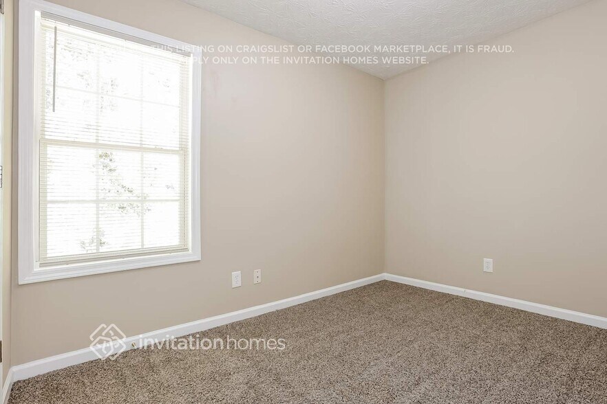 Building Photo - 260 Dreamland Cir
