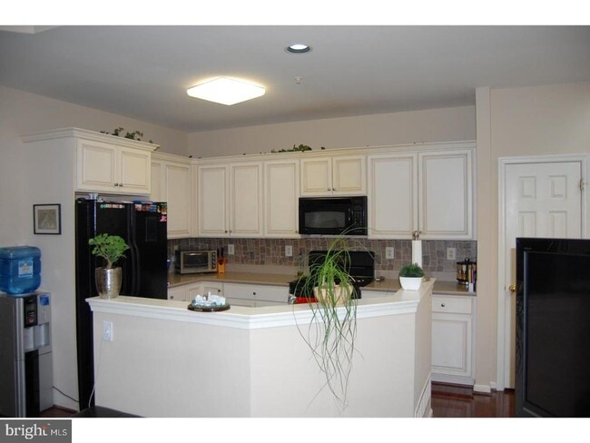 Building Photo - 28 Madison Way