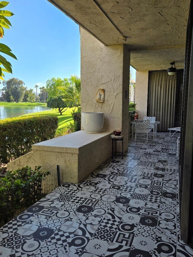 Building Photo - 910 Island Dr