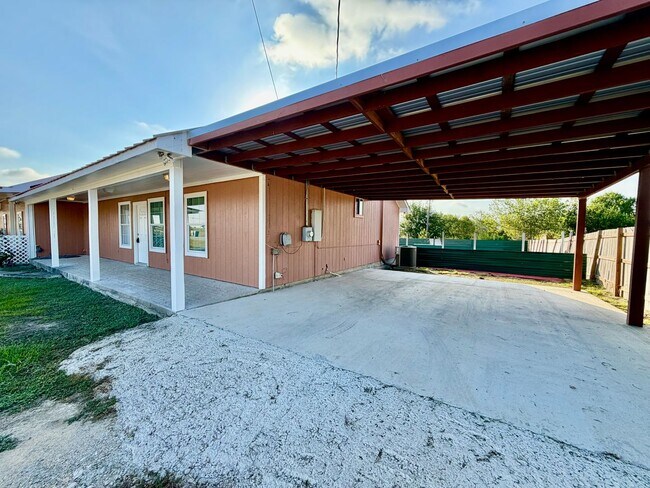 Building Photo - 167 Shelley Ln