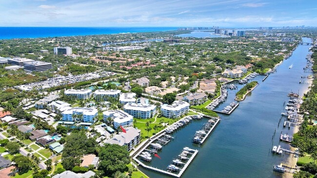 Building Photo - 543 Bay Colony Dr N