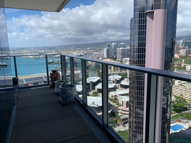 Building Photo - Fully Furnished 2B+office/2 BA/2 Parking on High Floor Corner Unit with Ocean View