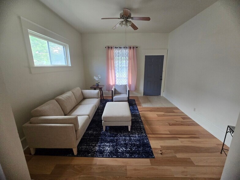 Building Photo - 1717 S Moffet Ave