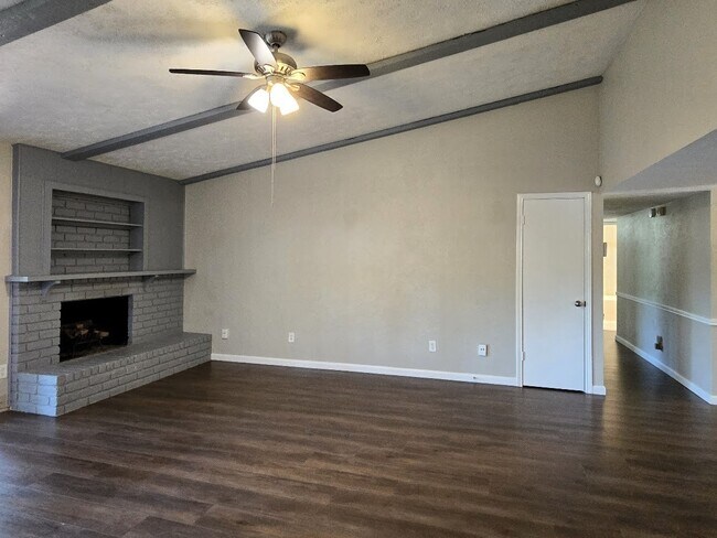 Building Photo - 4055 Cypressdale Dr