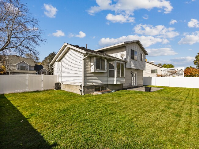 Building Photo - 6167 Eagle Nest Dr