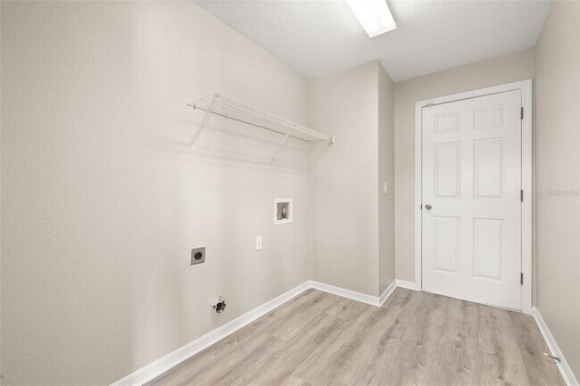 Building Photo - 1037 Brenton Manor Dr