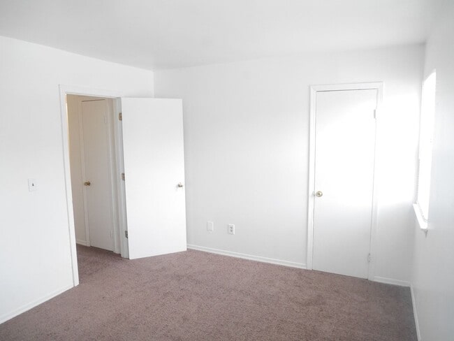 Building Photo - Charming Townhome in Elkton, MD!