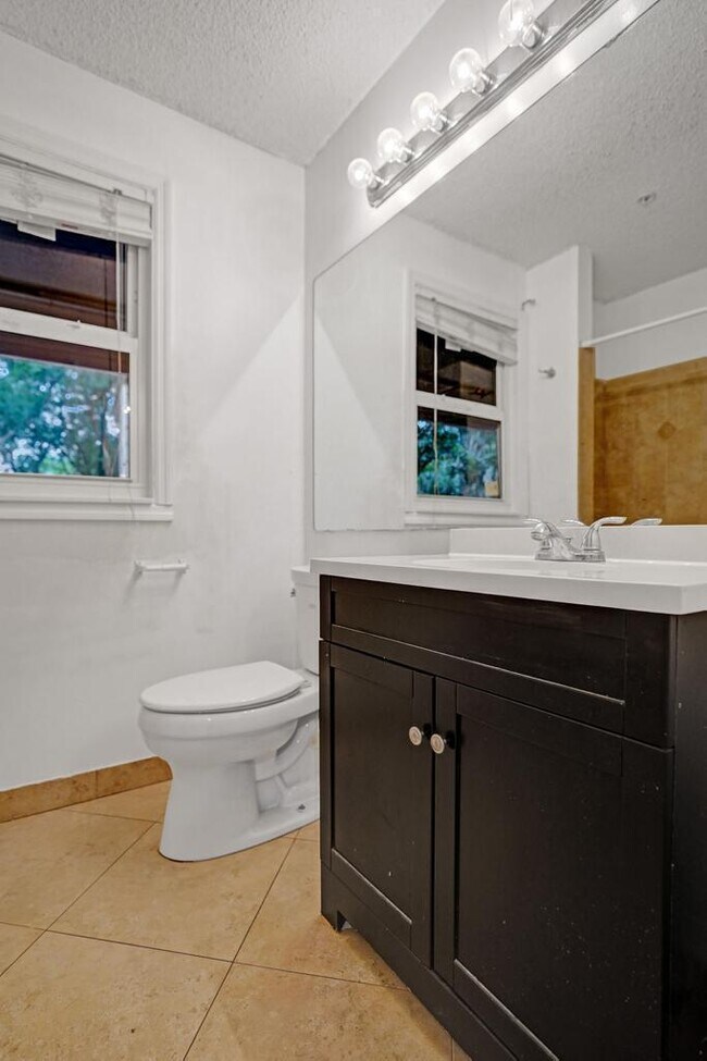 Building Photo - 2301 N Congress Ave