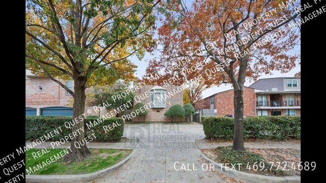 Building Photo - Beautiful 2 BR, 2.5 Bath in Oak Lawn