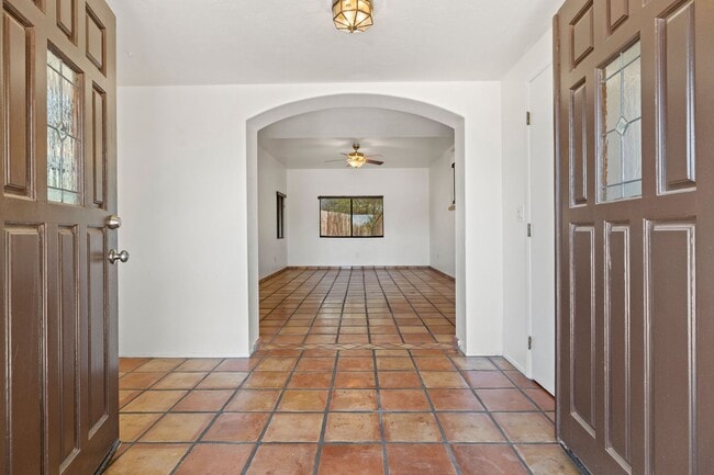 Building Photo - Beautiful Santa Fe Home on Large Corner Lot!