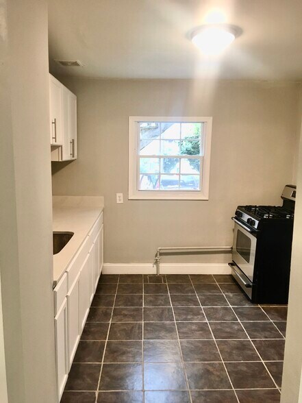 Kitchen - 3219 2nd Ave
