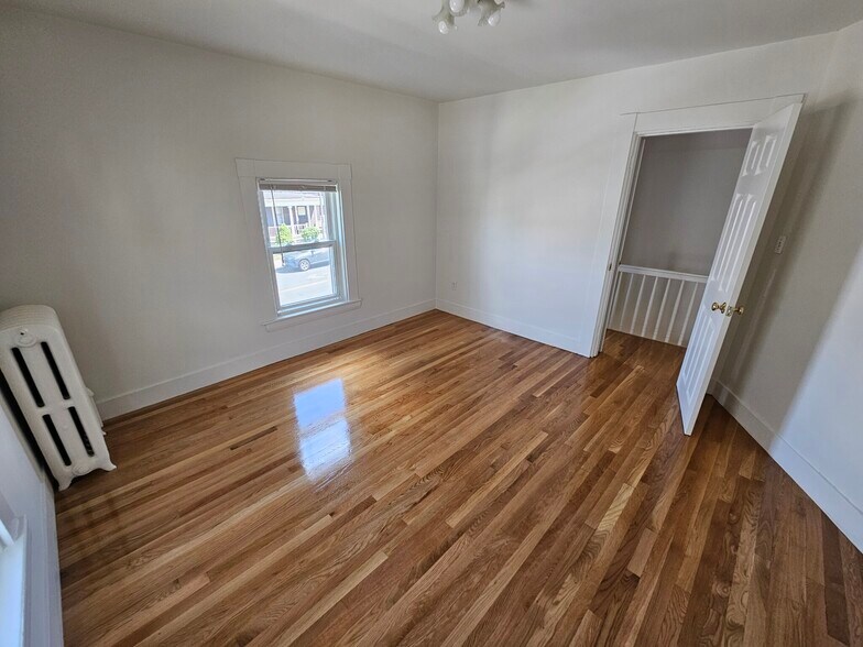 Building Photo - 33 Winship St