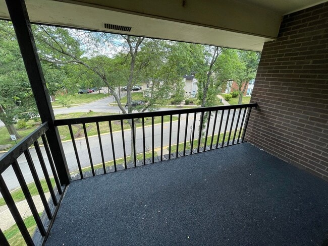 Building Photo - Fresh Updates! 1 Bed 1 Bath - Moon Twp