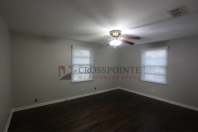 Building Photo - Available! Remodeled 2 Bedroom 1 Bath in Lindale ISD!