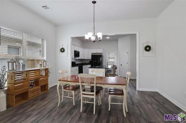 Building Photo - 4 Bedroom Home in Hunters Trace