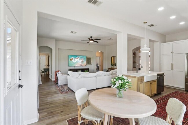 Building Photo - 7117 Cromarty Ln