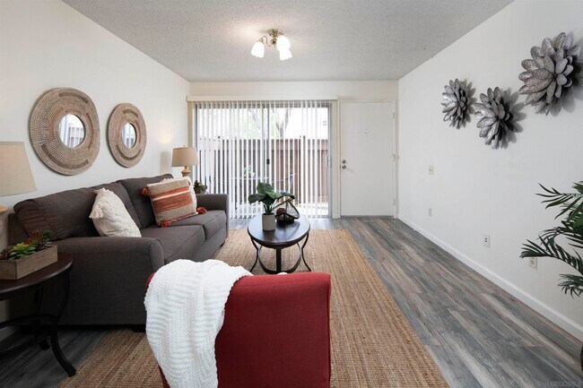 Building Photo - 3549 Castle Glen Dr