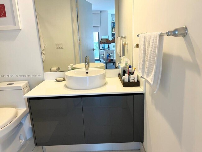 Building Photo - 31 SE 6th St