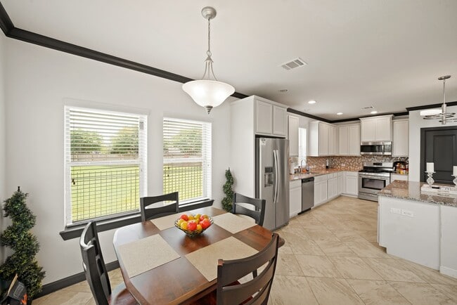 Building Photo - 249 Castlegate Ln