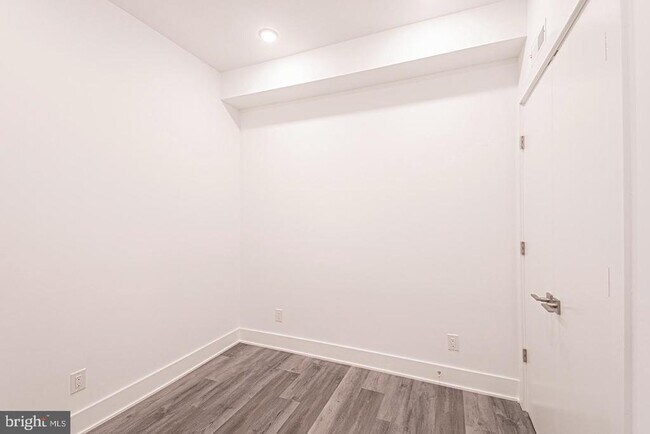 Building Photo - 1245 Ridge Ave